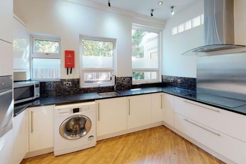 9 bedroom house of multiple occupation for sale, Carden Avenue, Brighton, BN1