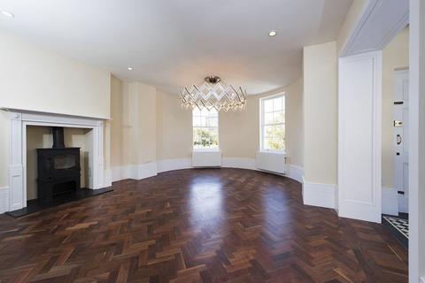 6 bedroom house to rent, Kennington Park Road, SE11