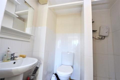 Property to rent, Westminster Drive, Palmers Green N13