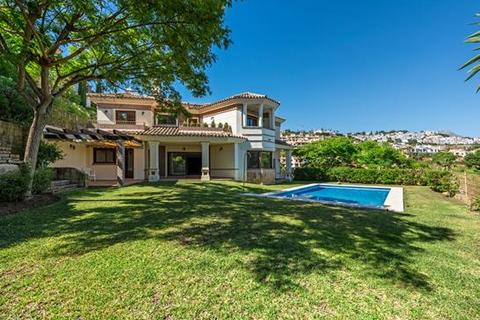 5 bedroom villa, Los Arqueros, Benahavis, Malaga
