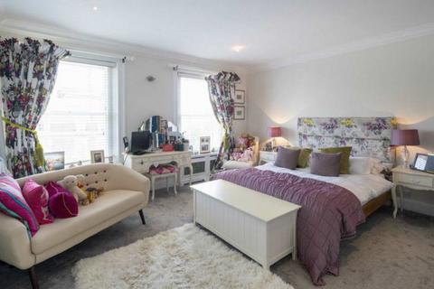 4 bedroom terraced house to rent, St Anns Terrace, London, NW8