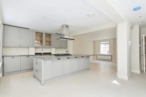 4 bedroom terraced house to rent, Chalcot Crescent, London, NW1