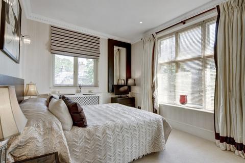 10 bedroom detached house to rent, Frognal, Hampstead, London, NW3