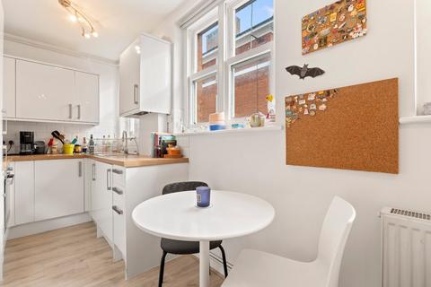 1 bedroom flat to rent, Henson Court, Highbury Grange, London