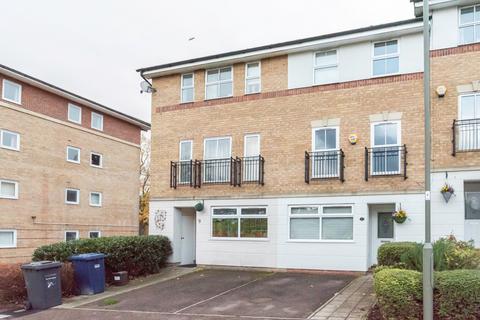 5 bedroom terraced house to rent, London N11