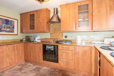 5 bedroom terraced house to rent, London N11