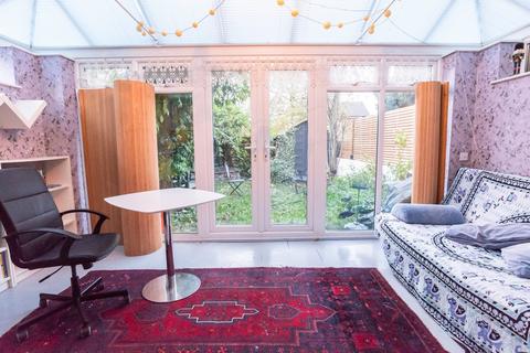 5 bedroom terraced house to rent, London N11