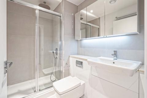 2 bedroom flat to rent, London  N11