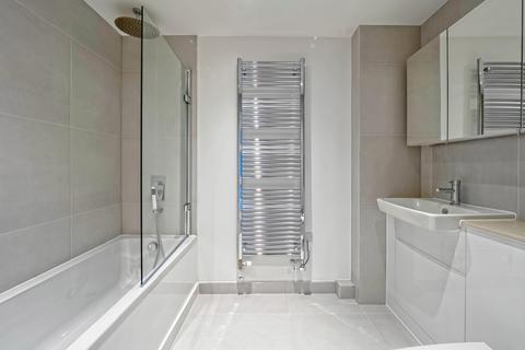 2 bedroom flat to rent, London  N11