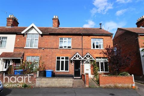 3 bedroom semi-detached house to rent, Hughenden Road, NR1