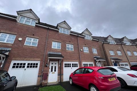3 bedroom mews to rent, Madison Gardens, Bolton