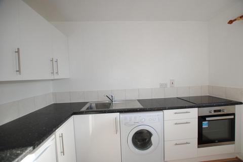 1 bedroom flat to rent, Blakes Avenue, Witney, Oxon, OX28 3UD