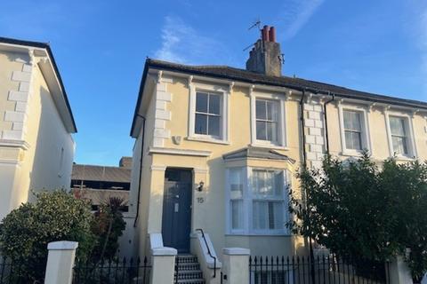 2 bedroom maisonette to rent, Hova Villas, Hove