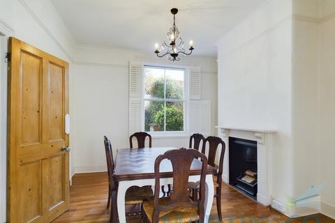 2 bedroom maisonette to rent, Hova Villas, Hove