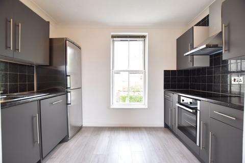 1 bedroom flat to rent, Lysander Gardens, Surbiton, KT6 6AT
