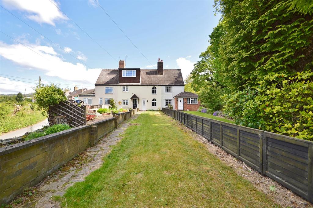 Pratling Street, Aylesford 2 bed terraced house £850 pcm (£196 pw)