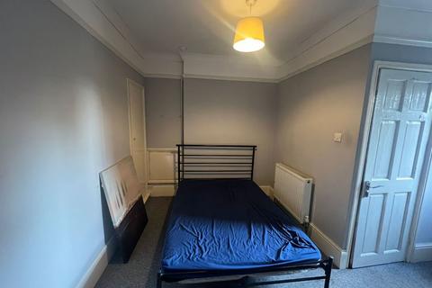 1 bedroom in a house share to rent, St Augustines Road