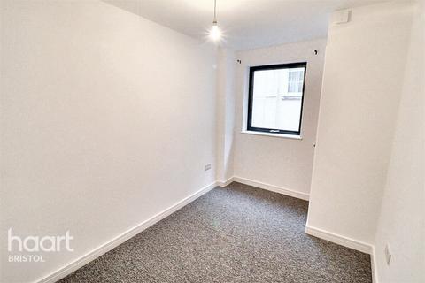 2 bedroom flat to rent, Norfolk Avenue, Bristol