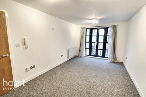 2 bedroom flat to rent, Norfolk Avenue, Bristol