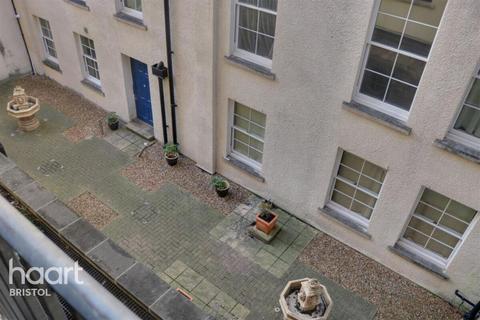 2 bedroom flat to rent, Norfolk Avenue, Bristol