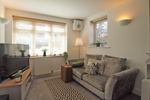 2 bedroom apartment to rent, Windmill Lane,  Epsom, KT17
