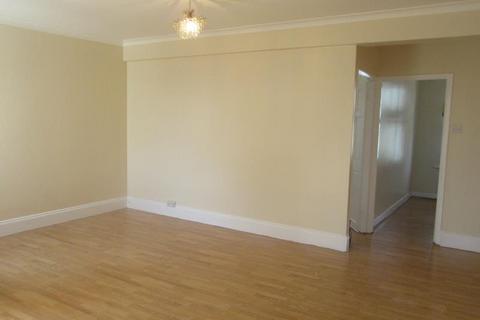 2 bedroom flat to rent, Cambridge Parade, Enfield