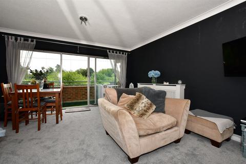 3 Lance Croft, New Ash Green, Longfield, DA3 8PP