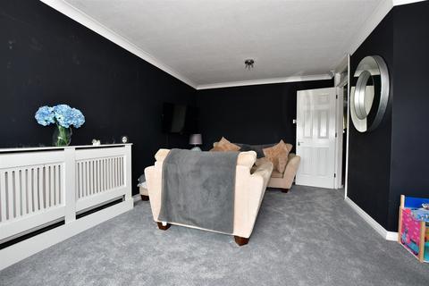 3 Lance Croft, New Ash Green, Longfield, DA3 8PP