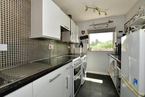 3 Lance Croft, New Ash Green, Longfield, DA3 8PP
