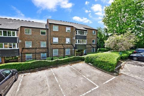 2 bedroom apartment for sale, Lance Croft, New Ash Green, Longfield, Kent