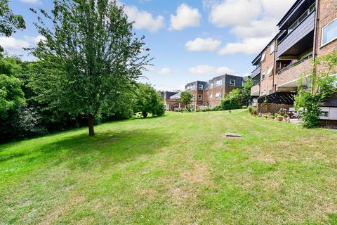 3 Lance Croft, New Ash Green, Longfield, DA3 8PP