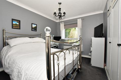 3 Lance Croft, New Ash Green, Longfield, DA3 8PP