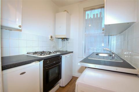 2 bedroom flat to rent, Allison Road, Harringay, London, N8