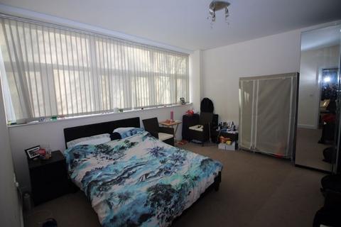 undefined, 8 The New Alexandra