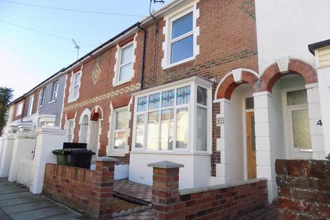 3 bedroom terraced house to rent, Duncan Road, Southsea