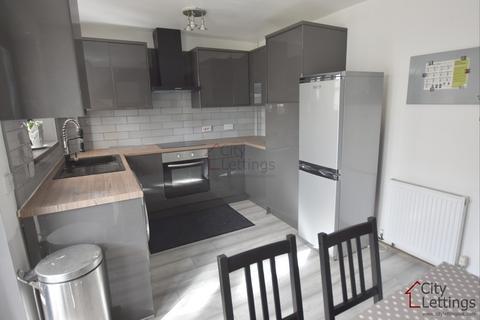 2 bedroom end of terrace house to rent, Lenton Nottingham NG7