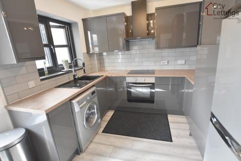 2 bedroom end of terrace house to rent, Lenton Nottingham NG7