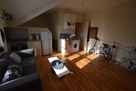 Studio to rent - Cathedral Road, Cardiff