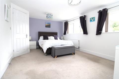 41 Vanbrugh Gate, Broome Manor, Swindon, SN3 1NQ