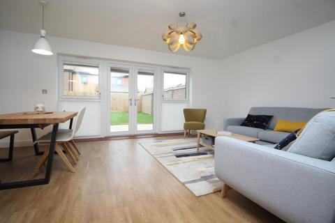 3 bedroom end of terrace house to rent, Harvard Way, Oakgrove