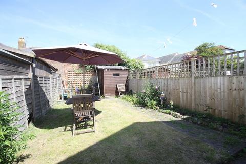 2 bedroom end of terrace house to rent, Cobden Road, Hythe