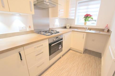 2 bedroom semi-detached house to rent, Savant Way, Walsall