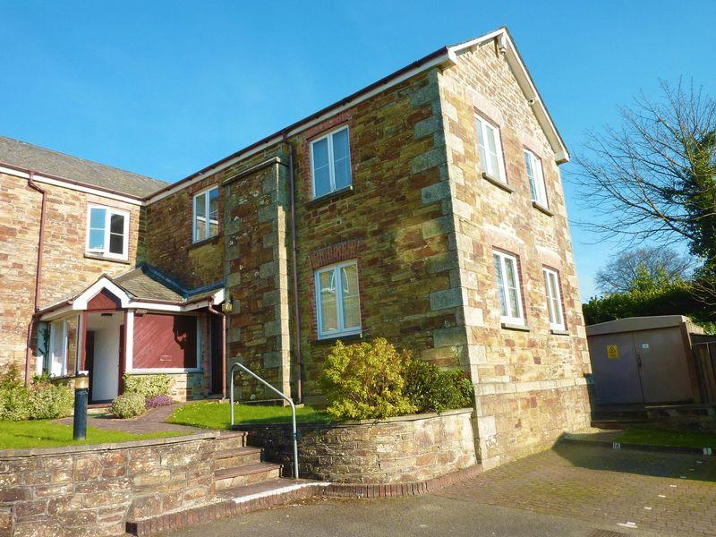Castle Hill Court, Bodmin 2 bed apartment £525 pcm (£121 pw)