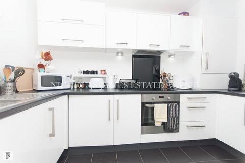 2 bedroom apartment to rent, Eaton Road, Wenlock House Enfield EN1