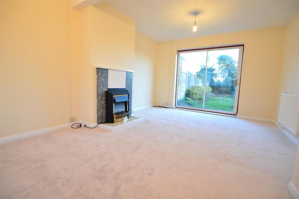 Hawthorne Crescent, Slough 3 bed end of terrace house £1,200 pcm (£