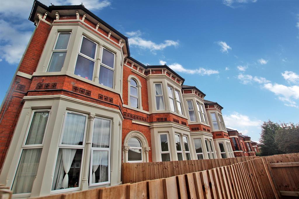 Ebury Road, Carrington, Nottingham 3 bed flat £120,000