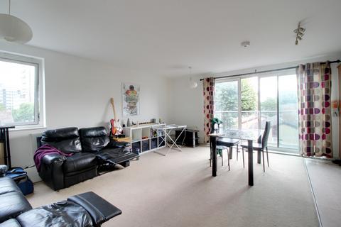 2 bedroom flat to rent, Addiscombe Grove, East Croydon, Surrey CR0