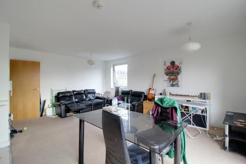 2 bedroom flat to rent, Addiscombe Grove, East Croydon, Surrey CR0