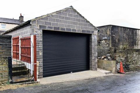 Garage to rent, Church Street, Huddersfield