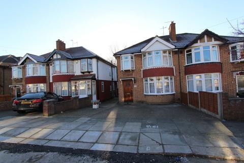 3 bedroom semi-detached house to rent, Court Farm Road, Northolt